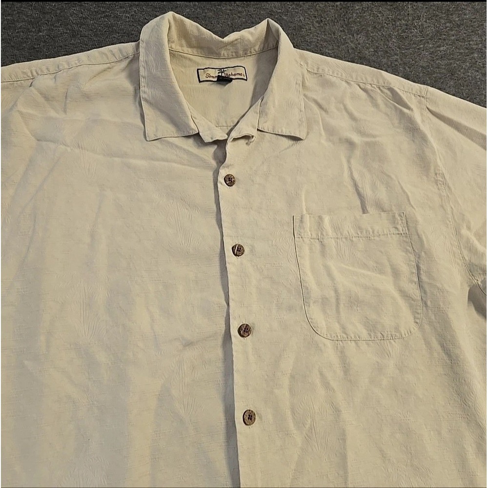 Tommy Bahama Shirt Mens XL Tan S/S 100% Silk Camp Hawaiian Beach Resort Vacation